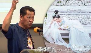 中国女子泰国白庙侧卧照被庙主指责引发中国网友的不满