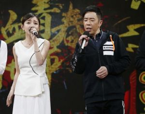 富九模仿黄家驹歌曲，重现经典，感染力十足