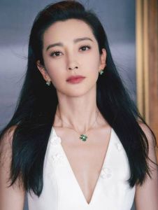 李冰冰：从农村到好莱坞，国际影星的励志蜕变